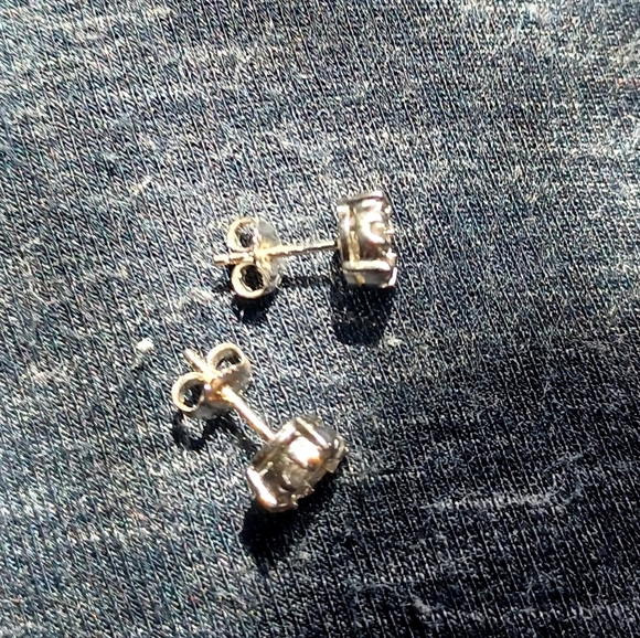 Diamond Stud Earrings in 14K White Gold - Picture 4 of 5